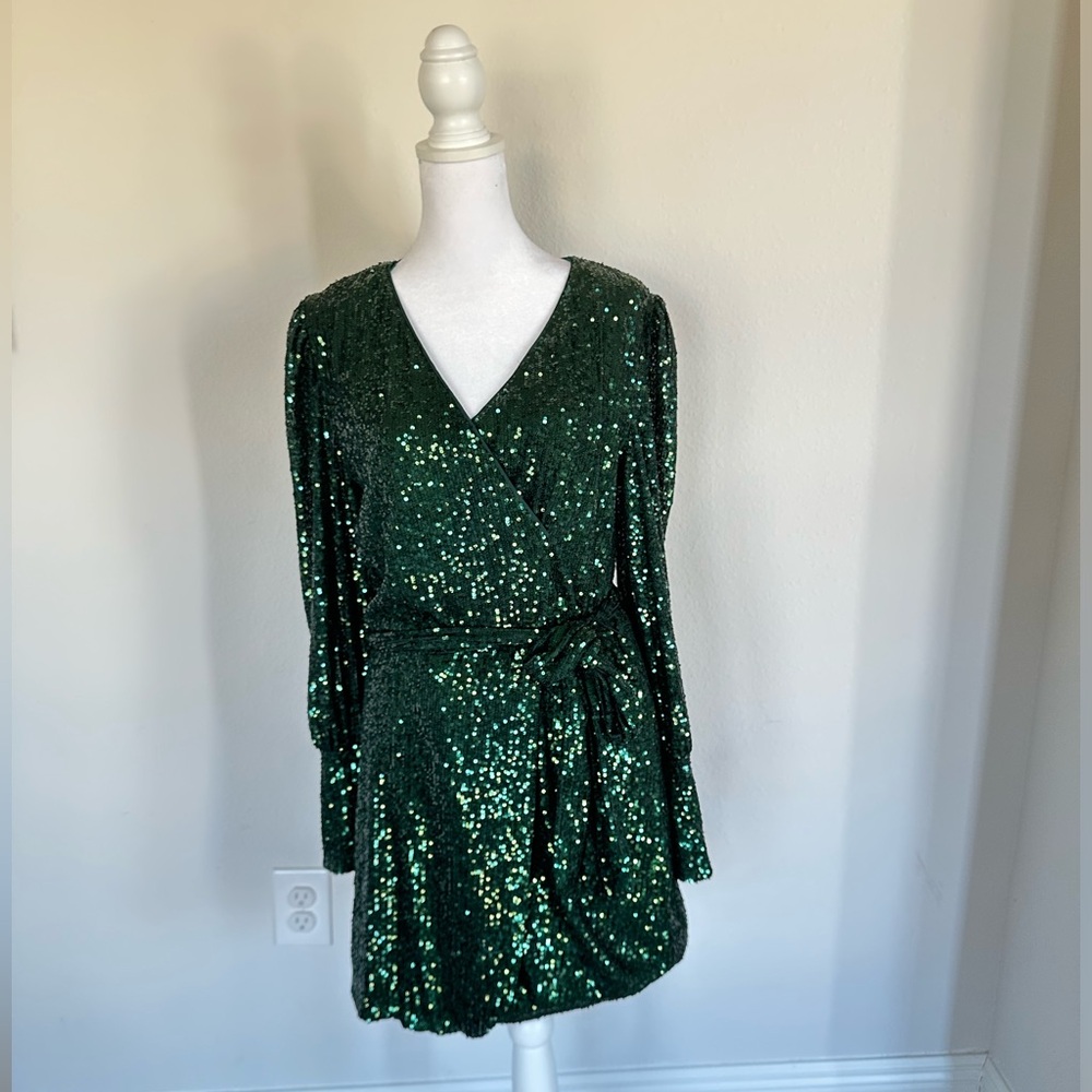 Stylish dress long-sleeve in size M.